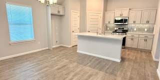 **Gorgeous Newer Build! 3 Bed 2 Bath** Gallery 5