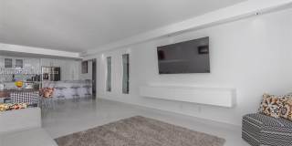 19390 Collins Ave Gallery 13