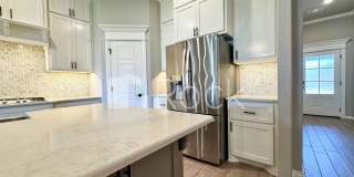 Spacious Craftsman Home on cul-de-sac - Electric Included! Gallery 17
