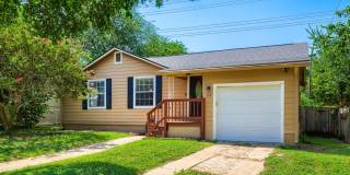 Alamo Heights home available now! Alamo Heights home available now! Gallery 1