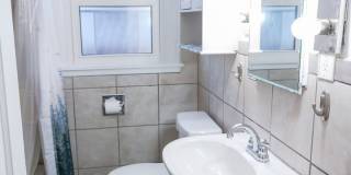 Spacious 2BR House in Cheyenne Gallery 13