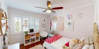 Beautiful Home with Pool! Gallery 35