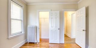 OR BEST OFFER **SPACIOUS FIRST FLOOR 2 BEDROOM WITH WASHER/DRYER SEPARATE DINING ROOM Gallery 13