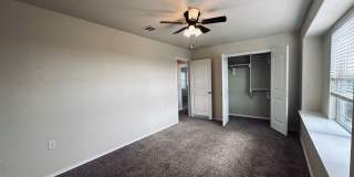 Open design in Northeast Crossing on large CORNER LOT! 3 bedrooms + study/2.5 baths/game room/2-car garage Gallery 28
