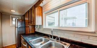 AVAILABLE JUNE 2026 -  4 Bedroom Full Renovation w/ Stunning Hilltop View & Central AC! Gallery 14
