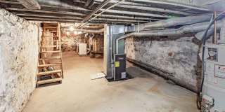 3 bedroom, 1 bath, newly renovated home in Little Italy Gallery 15