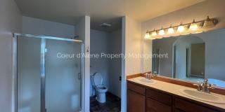 3 bed house w/ family room in The Landings! 3 bed house w/ family room in The Landings! Gallery 9