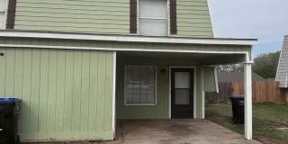 Spacious duplex in Noble, OK Gallery 1