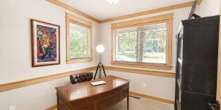 Live the ultimate Westside Bend lifestyle! Gallery 8