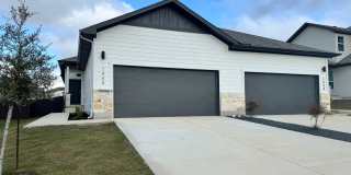 Luxury Duplex in Buda, move in ready Gallery 1