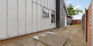 Updated 3 bedroom duplex near Greenbelt! Gallery 35