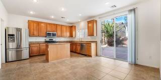 Southern Highlands Beauty with Expansive Loft & Designer Upgrades! Gallery 9