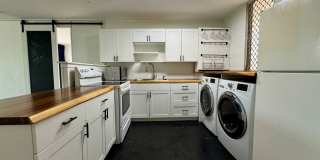 Cathedral Point - 1 bed, 1 bath, 2 Parking. Available Now Gallery 1