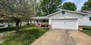 Beautiful 3 bedroom 1.5 bath waiting for you to call home . Gallery 3