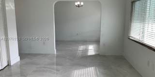 7207 Bay Dr Gallery 1