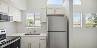 Newport Palms Apartments Gallery 8