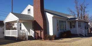 3 Bedroom, 1.5 Bathroom House with Detached Double Garage Gallery 1