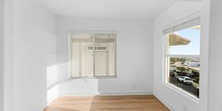 *Limited Move In Special for April Lease Start Date- $750 Off First Month's Rent! *OCEAN VIEWS! Renovated 2 Bed, 2.5 Bath Townhome in San Clemente! Gallery 32