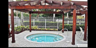 Furnished 2 bedroom 2 bathroom condo Gallery 25