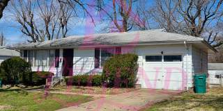 Move-In Ready 2 Bed Home with Sunroom, Garage  Fenced Yard Gallery 1