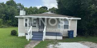 Charming 3 bedroom 1 bath home Gallery 1