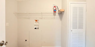 2595 Bryant Street Gallery 12