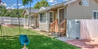 Trailside Living: 5BR Home Steps from Sanitas & Pearl Street Gallery 4