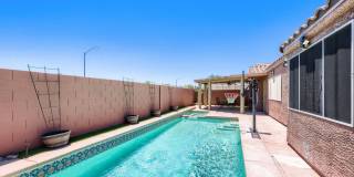 Spacious 5 Bedroom Home with Pool! Gallery 20
