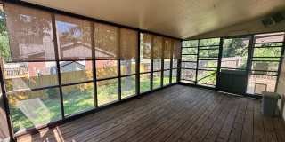 Beautiful walk-out house in SOUTH Lincoln Gallery 13