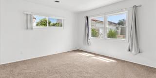 Spacious 4-Bed Home with Backyard, Garage & Prime Westside Access Gallery 7
