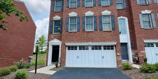 Modern Elegance: Newly Remodeled Home with 2-Car Garage in Wexford, PA Gallery 1