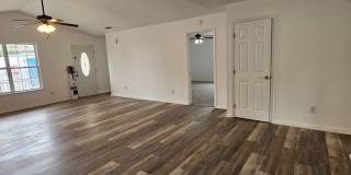 Renovated 4 Bedroom Home! Gallery 4