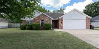 3 bedroom 2 bath in Elkins / 2 car garage / fenced yard Gallery 1