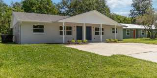 MOVE IN SPECIAL-Beautiful Newly Renovated 2/1 Duplex in St. Cloud Close To Lakefront MOVE IN SPECIAL-Beautiful Newly Renovated 2/1 Duplex in St. Cloud Close To Lakefront Gallery 1