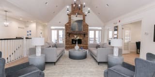 Highland Square Gallery 15