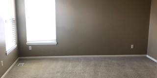 4 Bed, 3 Bath with Fenced Backyard!! Gallery 10