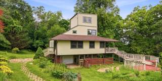 Spacious 4-Bedroom Pet Friendly Home in a Peaceful Rural Setting Gallery 1