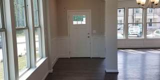 Room in 3 Bedroom Townhome at Metropolitan Dr Gallery 8