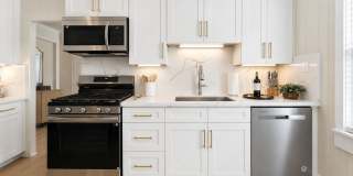 Fully Furnished Alta Heights Retreat | Walk to Downtown Napa Gallery 20