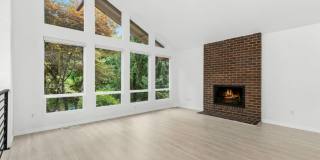4bd/2.5ba Bellevue Home Gallery 28