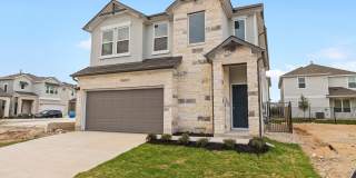Beautiful 4bd/3.5ba Home! Upstairs Bonus Room & Faces Greenbelt in South Austin! Gallery 1