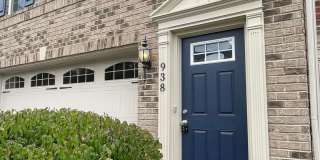 Gorgeous 3 BD/ 2.5 BA Townhouse Available in Wexford! Gallery 1