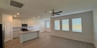Luxurious and Spacious 4 Bedroom Home in Mustang School District Gallery 4