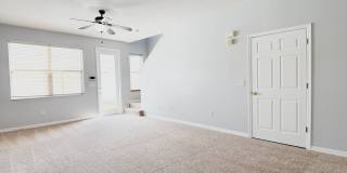Charming 2-Bedroom, 2.5-Bathroom Townhome Just Minutes from Disney! Gallery 8