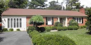 Conveniently Located, Spacious Salem Home Gallery 1