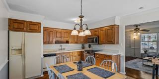 Charming 3 Bed, 2 Bath on Ward Street, Close to Universities Gallery 5