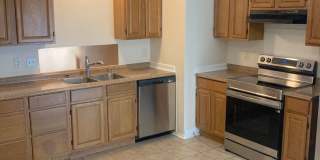 ZERO APPLICATION FEE FOR THIS CHARMING GARDEN HOME! Gallery 5
