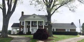 Kentucky mansion overlooking horse farm with stunning views    260323 Gallery 1