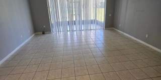 Lakefront Townhome in MetroWest Gallery 11