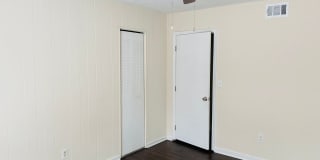 3 bedrooms /2 bath Condo Available Now Gallery 16